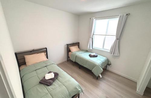 Modern Charming 4BR Home, Family Friendly, Office Space, Fast WiFi, Free Parking - Foto 34