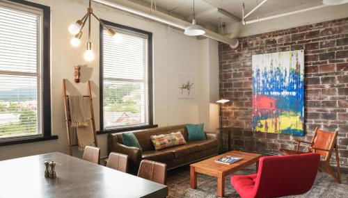 Hotel Clemons - Photo 2