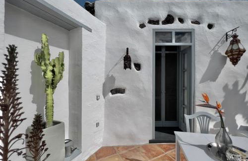 Stylish Getaway With Secluded Patio in Lava Finca - Photo 15