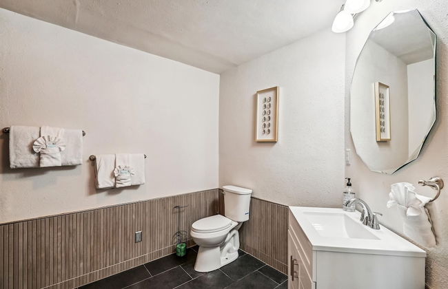 2340 Grand Oaks Ln 2 Bedroom Home by RedAwning - Photo 10