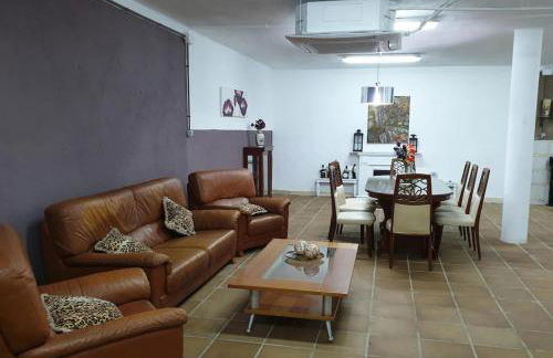 Villa Sitges Ilusión 15 minutes by car from Sitges Sleeps 16 people XXL swimming pool - Foto 21
