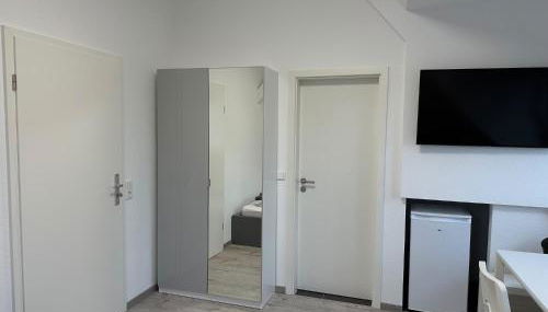 Apart-Hotel Rheinischer Hof Dormagen - Foto 5, wardrobe