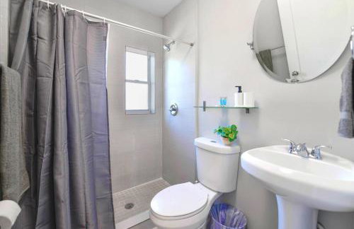 Comfy & Spacious Duplex w Top Amenities! - Foto 14