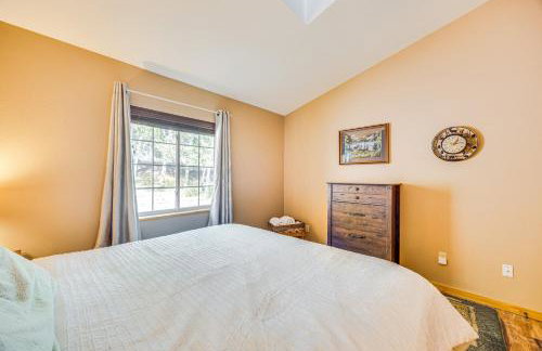 Cabin in Eleven Mile Village with Patio and Gas Grill! - Foto 11