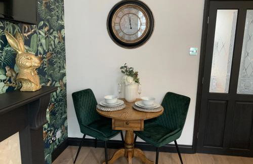 Contemporary & Chic inner terrace 5 mins from Barnsley town centre - Foto 12