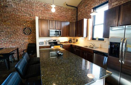 Industrial Escape 2bd 2bath - Photo 21