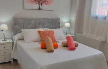 APARTAMENTO SOL - 2 apartamentos céntricos juntos cerca de la playa, ideales para grupos grandes - Foto 1