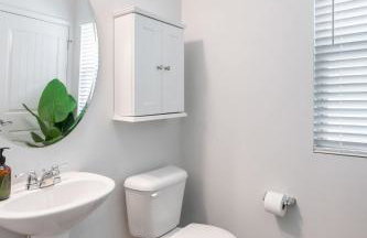 4BR Townhouse King Bed 2-Story Near NC State - Foto 32