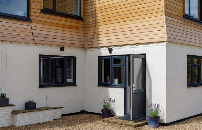 Stunning 5BR Home With Pool - 5 min to Beach - Foto 62