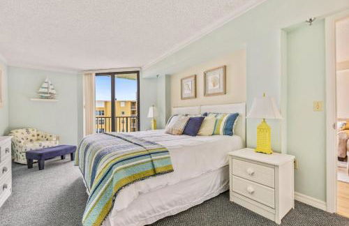 Ocean View with a beachfront pool at Ocean Trillium Condo ~ 702 - Foto 10