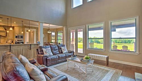 Home with Game Room and Fireplace 14 Mi to McKinney! - Foto 1