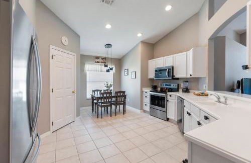 Cozy 4 Bedrooms Next to DisneyPrivate Pool - Foto 6