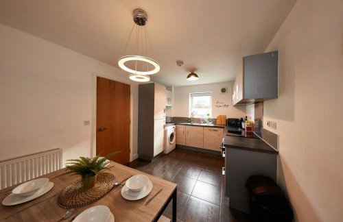 Spacious Home For Contractors,Families,Groups, Sleeps 10, Free Parking - Foto 17