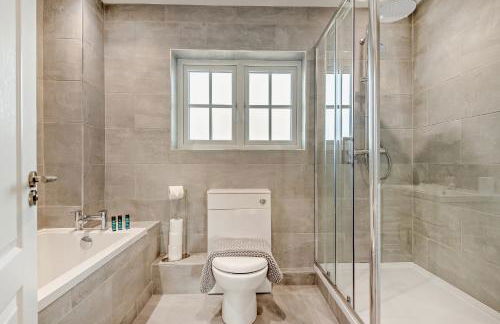 Henrow House Lymington 4 Bed Detached Home with Hot Tub - Foto 7