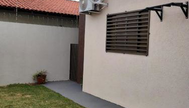 Casa espaçosa em bairro nobre - Foto 2