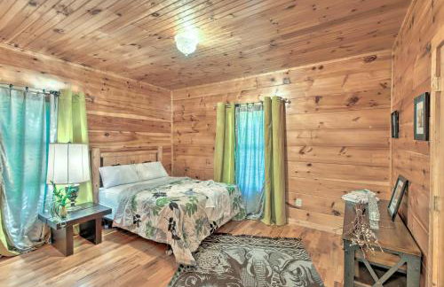 Lovely Lake Hartwell Retreat Dock, Deck and Grill! - Foto 17