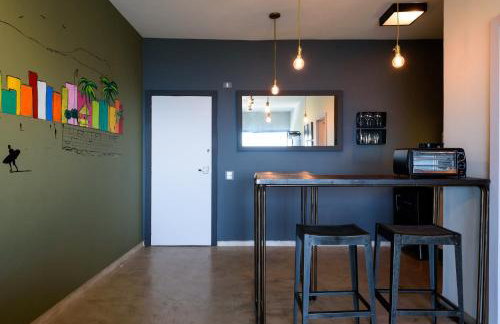 Ocean Blue Moderno Próximo à Praia do Leblon Vista Mar Espetacular Piscina Garagem Wi Fi e Sauna - Foto 22