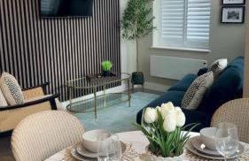 Central 2-Bed Apartment with Balcony & Parking - Foto 24