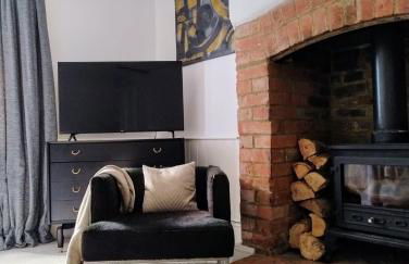 The Old Post Office Spacious 3-Bed Cottage in North Perrott - Photo 15