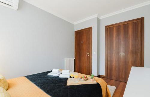 Elegant Riverfront Flat | Pool & Sports by Host Wise - Foto 20