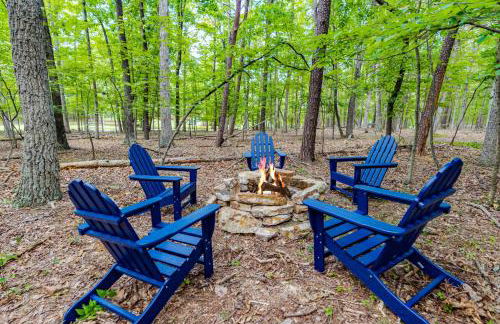 Cozy & Modern w Hot Tub, Fire Pit, Grill & Pond - Photo 16
