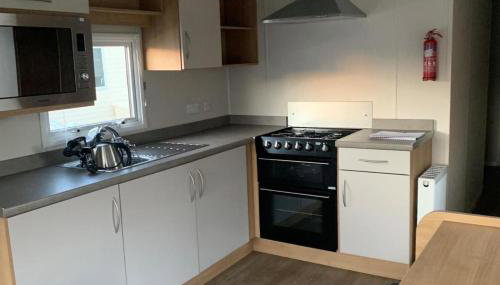 3 Bed Cabin - Sleeps 6 - Wifi Free Parking Pets - Foto 4, stove, toaster, minibar