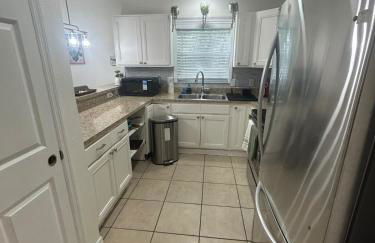 Tropical 3bed 2bath Lakeland Home on corner lot - Foto 14