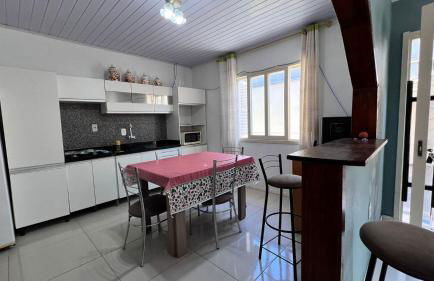 Casa com Piscina, Churrasqueira e Mesa de Bilhar - Foto 10