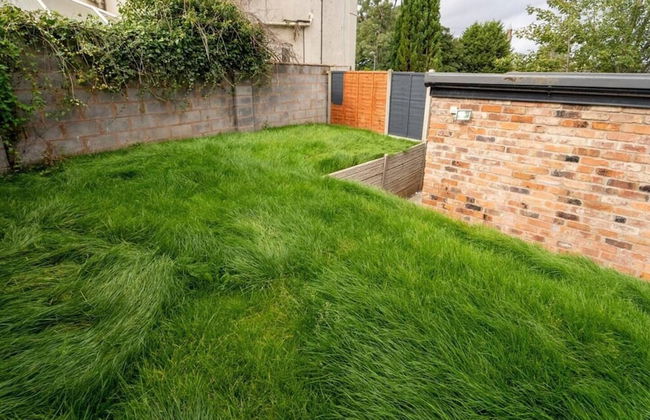 Spacious Studio Near City Centre! - Photo 11