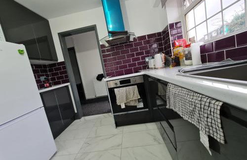 Bristol 2-Bed Bungalow Sleeps 4 Parking - Foto 19