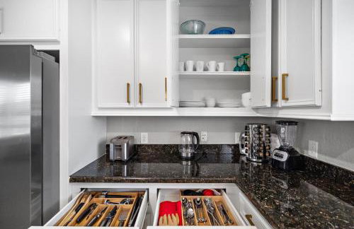 The Queen's Gambit I - Photo 25