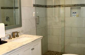 Cozy, Relaxing 4-Bedroom House in Forest Park - Foto 23