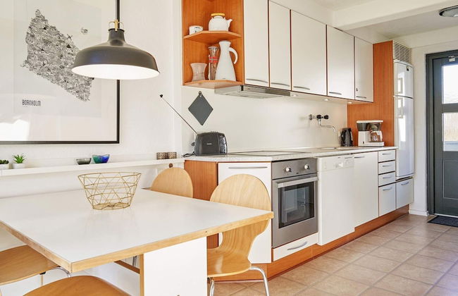 5 Person Holiday Home on a Holiday Park in Gudhjem - Foto 3