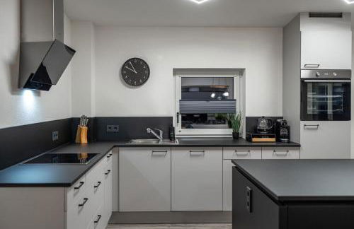 BPS Apartment #14 Luxury Penthouse - NEU - Deluxe - Modern - Foto 13