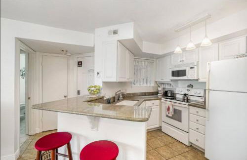 2Bed 2Bath Pondview Haven - BC138 - Foto 8