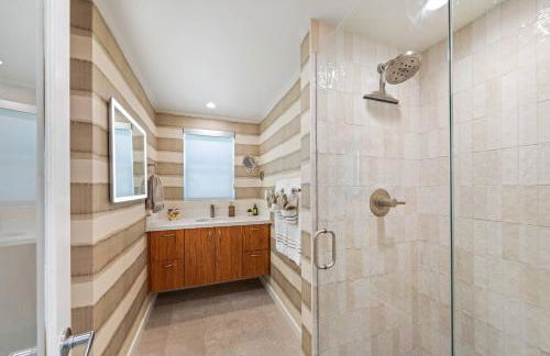 Luxurious Tennis Club Bungalow 1 with Mountain Views and Walks to Downtown Palm Springs! - Foto 7