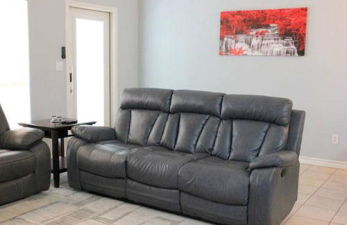 Spacious Home, Short Walk to Beach, Heated Pool! - Foto 31