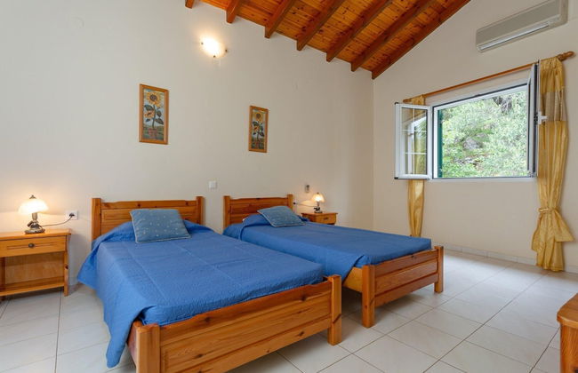 Villa Thalassa Large Private Pool Walk to Beach Sea Views A C Wifi Car Not Required - 920 - Photo 30