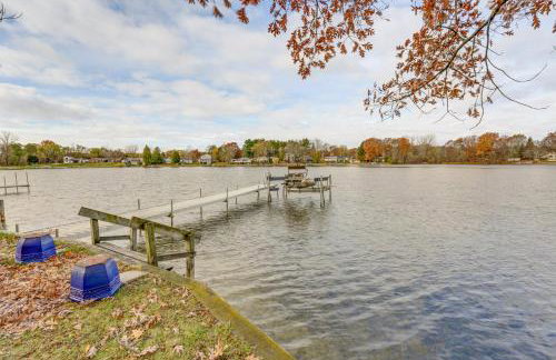 Hunting & Fishing Base! Rustic Otter Lake Cabin - Foto 25