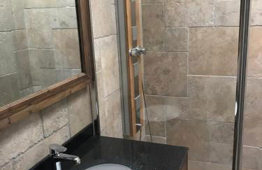 La maison sur la place dans Aigues Mortes - Foto 28