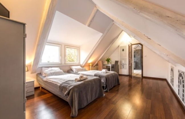 Large Holiday Villa With Garden, 6 Bedrooms - Foto 5