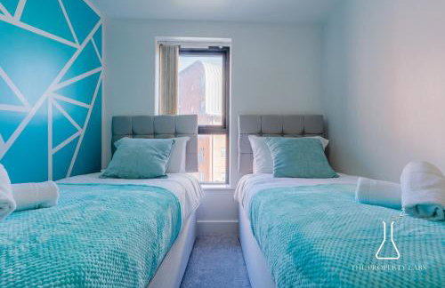 Luxury Birmingham City Centre Townhouse with BALCONY- Sleeps 10 - FREE Parking - Perfect for Contractors, Business Travellers, Families and other Groups - Near Bullring, Newstreet, Selfridges, NEC, NIA & Birmingham airport - Photo 38