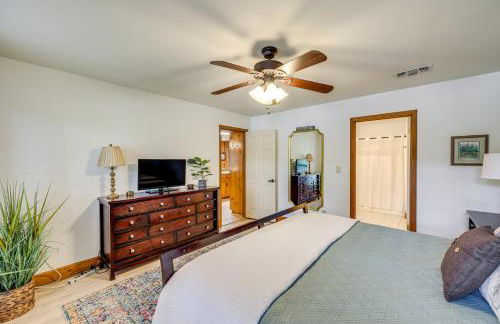 Waterfront Gem on Lake Martin with Kayaks and Dock! - Foto 13