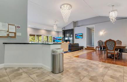 Luxury Lake Front Camelot Villa - Foto 14