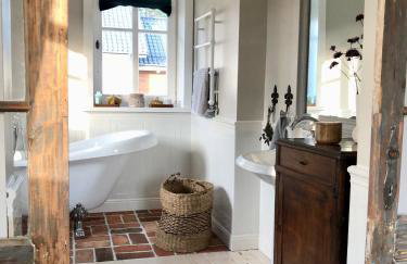 Dom z Bieszczad na Kaszubach - całoroczny dom z balią ogrodową - Foto 8