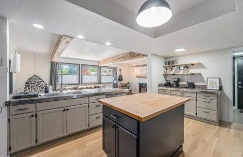 All-In-One Retreat Spa, Gym, Fun Room & Location! - Foto 7