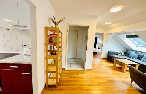 Trendige Dachgeschosswohnung in Connewitz - 3 Schlafbereiche - Platz für bis zu 5 Personen - tolle Lage und öffentliche Verkehrsmittel - Foto 12