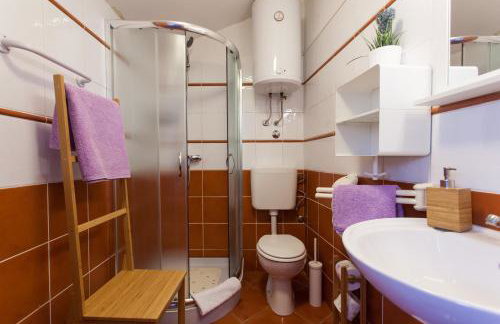 Captain's Villa with Swimming Pool - Photo 21