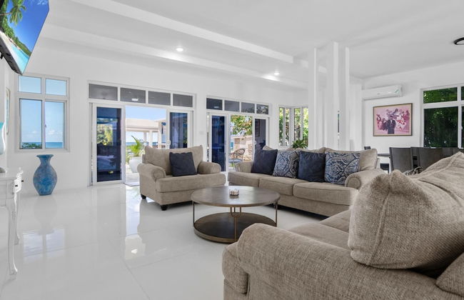 The W Villa 5 B R Oceanfront w Staff - Photo 43