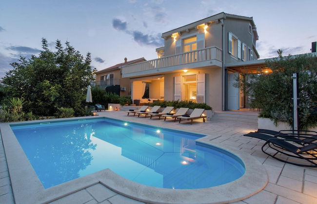 Villa in Kastel Novi Near Beach - Foto 36